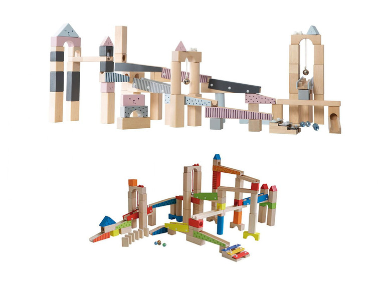 Dwa drewniane zestawy z torami do kulek, w tym wieże i mosty.