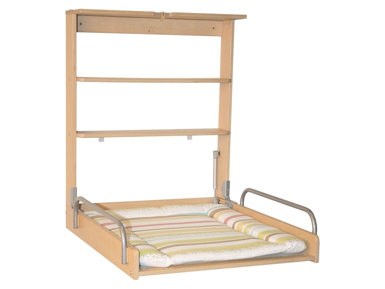 Drewniany stolik do przewijania z składaną półką.