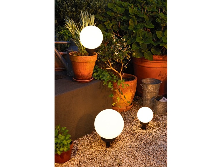 Pełny ekran: LIVARNO LUX Solarna lampa ogrodowa kula LED Ø 25 cm - zdjęcie 2