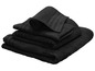 Stos czarnych ręczników, w tym jeden ręcznik do rąk