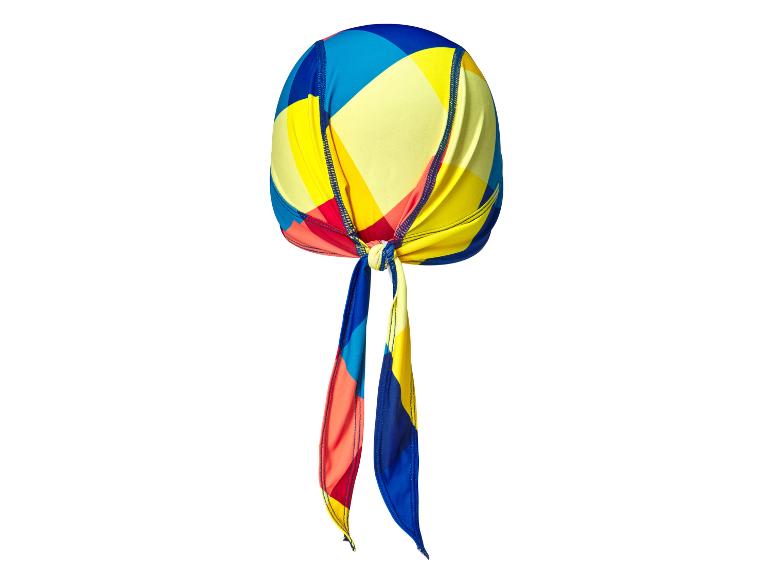 Kolorowa bandana w geometryczny wzór.