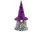 Gnom halloweenowy z fioletowym kapeluszem, nietoperzami i świecącą, siwą brodą.