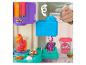 Zestaw Play-Doh z kolorową ciastoliną, uformowaną w słodycze i ciastka.
