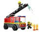 Wóz strażacki LEGO z dwiema minifigurkami strażaków i płomieniami.