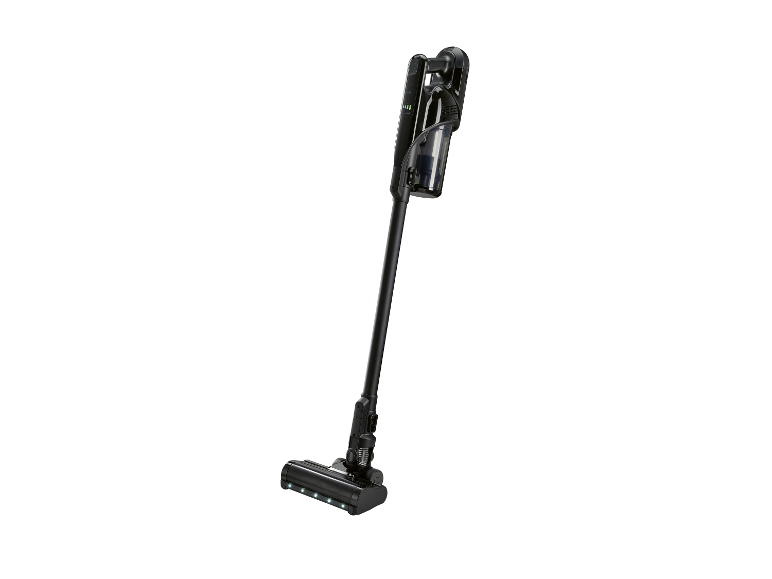 Odkurzacz pionowy stoi na białym tle.