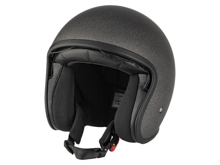 Czarny otwarty kask motocyklowy z teksturowanym wykończeniem i paskiem podbródkowym
