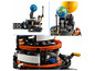 Model LEGO układu słonecznego z obracającą się Ziemią i Słońcem.