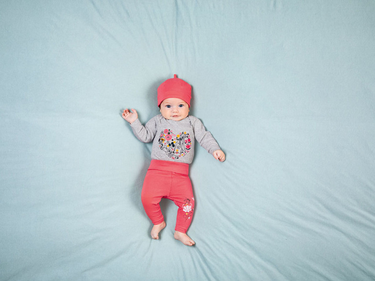 Pełny ekran: Komplet niemowlęcy z bohaterami bajek (body + spodnie + czapka), 3 elementy, 1 zestaw - zdjęcie 20