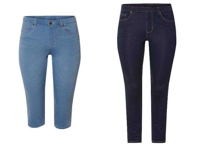 Dwie pary dżinsów jeggings: jasnoniebieskie i ciemnoniebieskie.