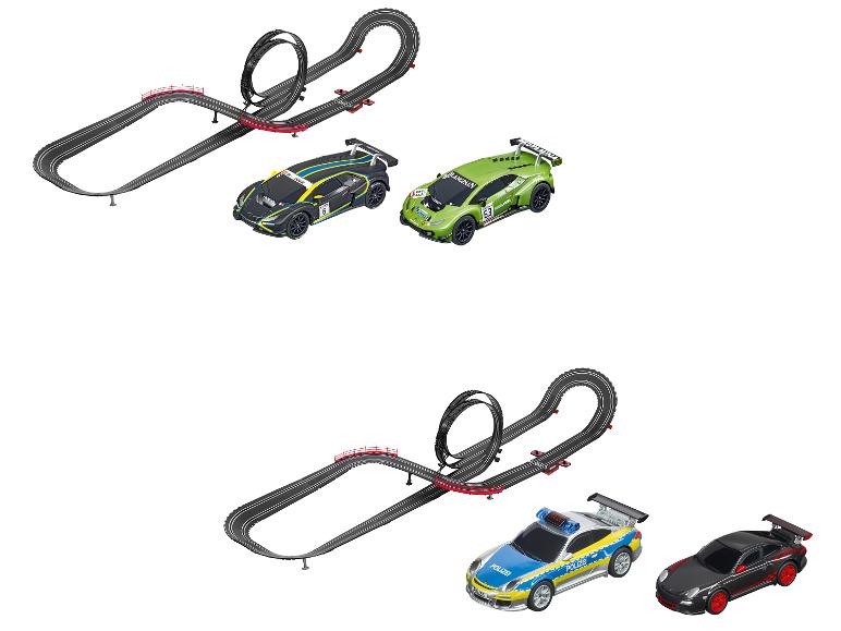 Dwa tory wyścigowe z samochodami Lamborghini i Porsche.