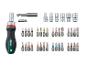 Zestaw wkrętaka z grzechotką z bitami i kluczami nasadowymi, w tym rozmiary od 5 do 10 mm.