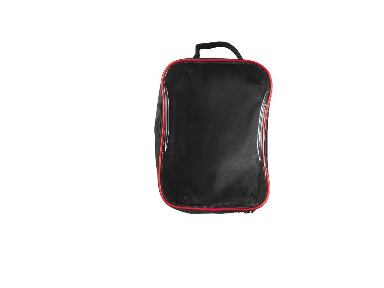 Czarna torba transportowa z czerwonym obszyciem.