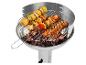 Grill z kukurydzą, szaszłykami mięsnymi i żeberkami na ruszcie