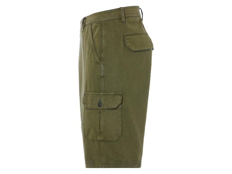 Oliwkowe szorty cargo: kieszenie cargo, styl casual.