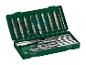 Zestaw śrubokrętów i wierteł w zielonym pudełku.
