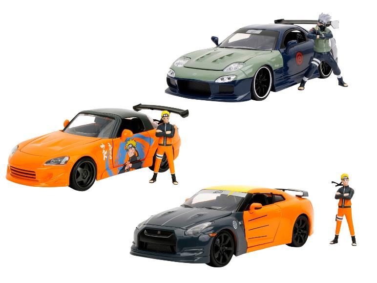 Trzy samochody z motywem Naruto, w tym pomarańczowe Honda S2000.