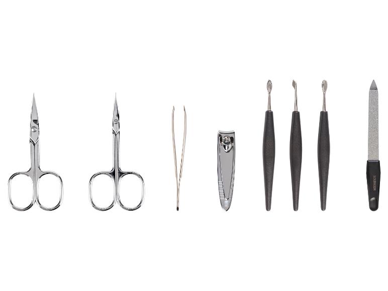 Zestaw do manicure z dwoma nożyczkami, pęsetą, obcinaczem do paznokci, trzema popychaczami do skórek i pilnikiem.
