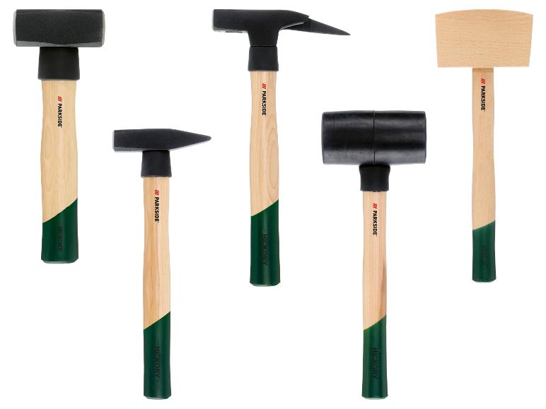 Pięć różnych typów młotków Parkside z drewnianymi trzonkami.