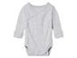 Szary śpioszek dla niemowląt z długimi rękawami.