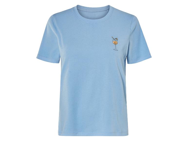 Jasnoniebieski t-shirt z haftowanym wzorem koktajlu.