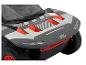 Srebrne Audi z czerwonymi detalami i napisem '#Future is An Attitude.'