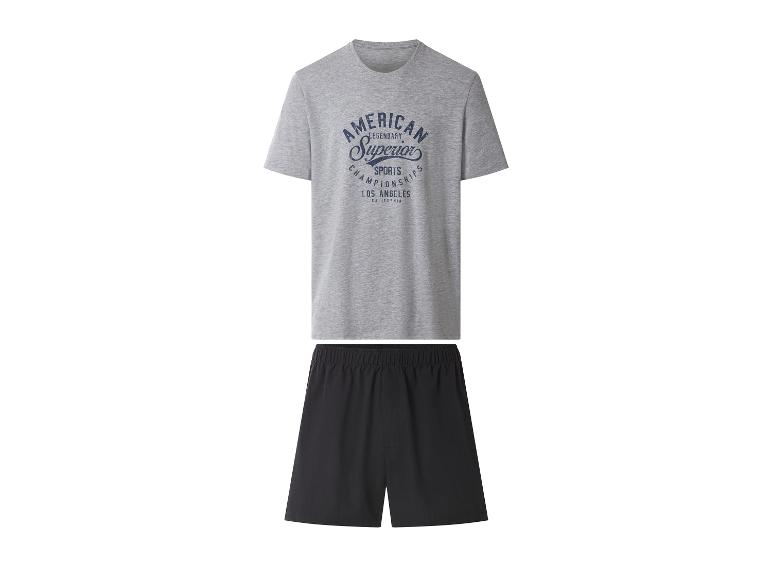 Piżama męska z szarym T-shirtem 'American Superior' i czarnymi szortami.