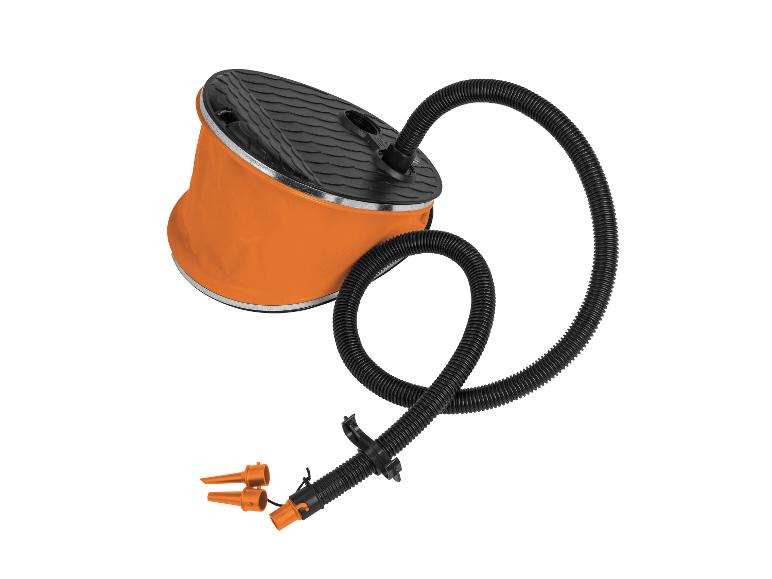 Pompa nożna pomarańczowa z czarną rurką do pompowania.