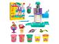 Zestaw Play-Doh Rainbow Swirl Ice Cream z maszyną do lodów i 5 pojemnikami ciastoliny.