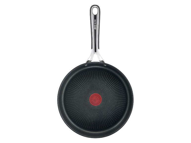 Czarna patelnia Jamie Oliver Tefal z metalową rączką i czerwonym wskaźnikiem temperatury