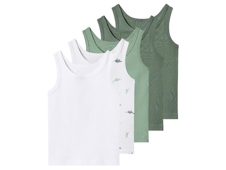 Pięć chłopięcych podkoszulków w kolorze białym, jasnozielonym i ciemnozielonym, niektóre z nadrukami dinozaurów.