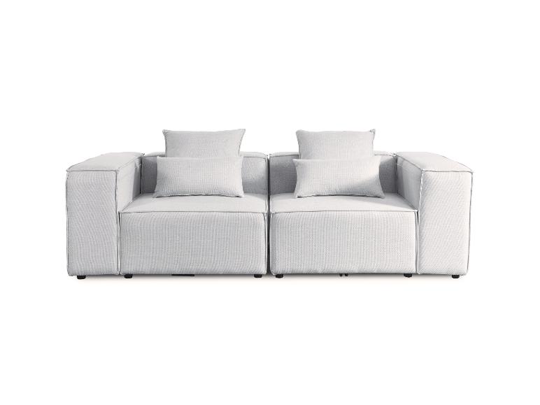 Jasnoszara modułowa sofa dwuosobowa z pasującymi poduszkami.