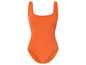 Pomarańczowy jednoczęściowy kostium kąpielowy z okrągłym dekoltem.