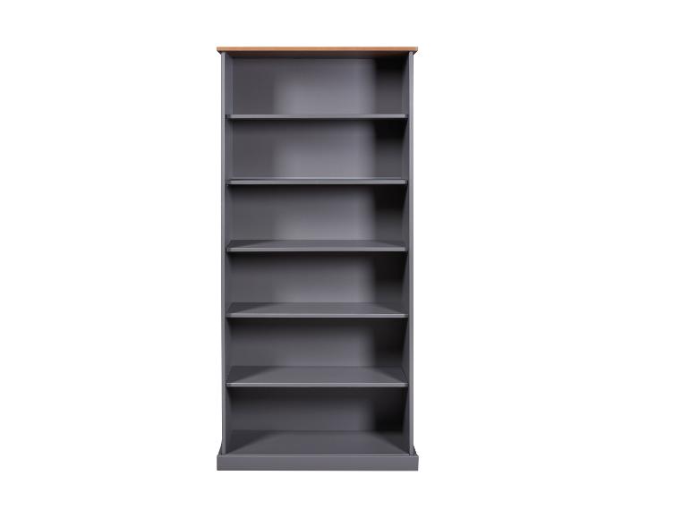 Szara biblioteczka z drewnianym blatem.