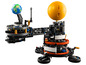 Model LEGO Technic przedstawiający działający układ słoneczny