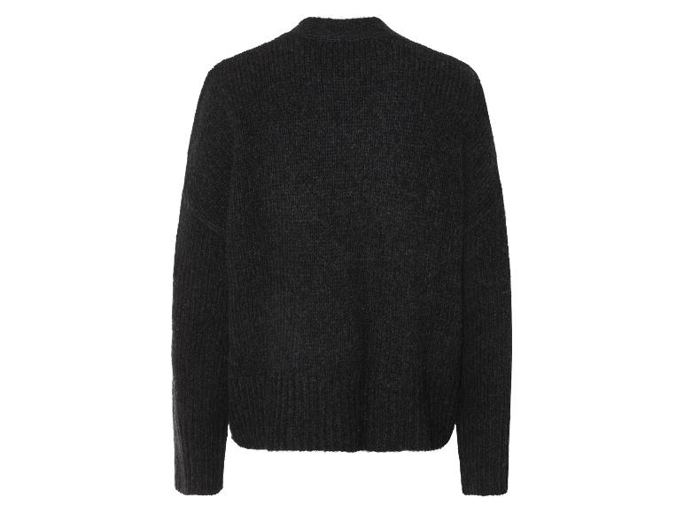 Ciemnoszary, gruby sweter.