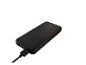 Czarny power bank z podłączonym kablem ładującym.
