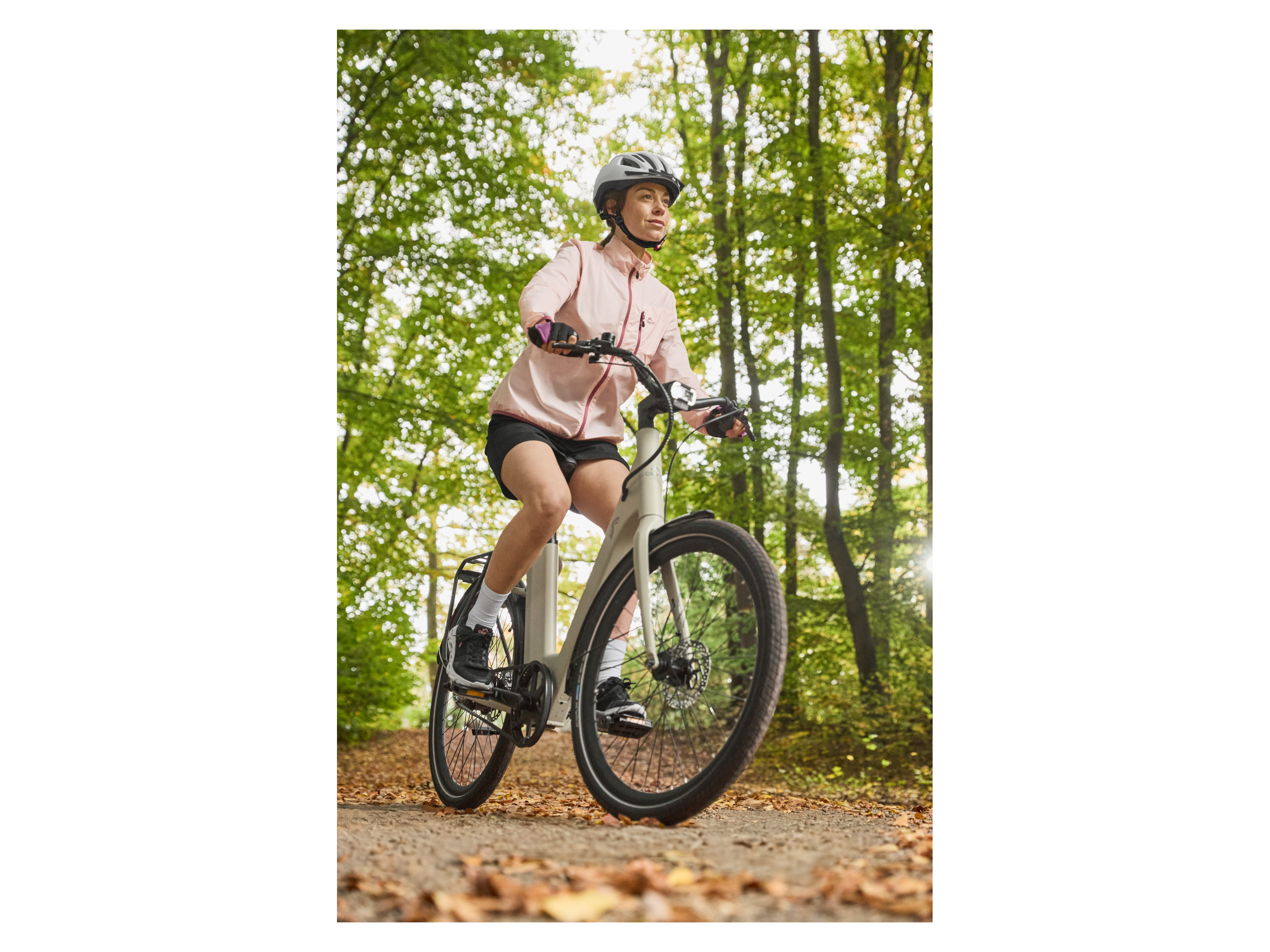 CRIVIT Kask rowerowy z tylną lampką - 19