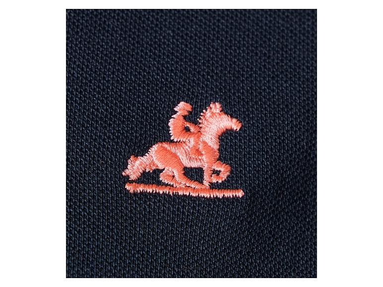 Bordowana koszula polo, wzór jeźdźca na koniu.