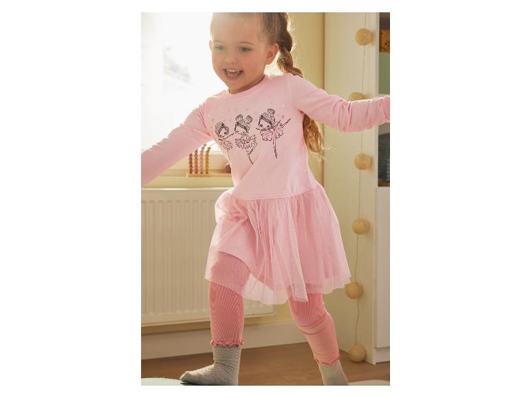 Różowa sukienka z nadrukiem baletnic i tiulową spódniczką dla dziewczynek.