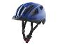 Niebieski kask rowerowy z czarnym daszkiem i regulowanymi paskami