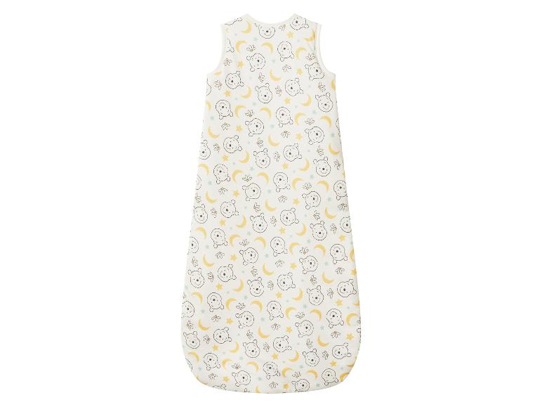 Śpiworek niemowlęcy z wzorem Kubusia Puchatka, księżyców i gwiazd.