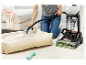 Czyszczenie legowiska dla psa odkurzaczem Bissell PowerWash.