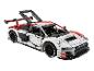 Biały samochód wyścigowy Audi Sport zbudowany z klocków LEGO.