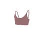 Damski sportowy crop top w kolorze mauve z cienkimi ramiączkami.