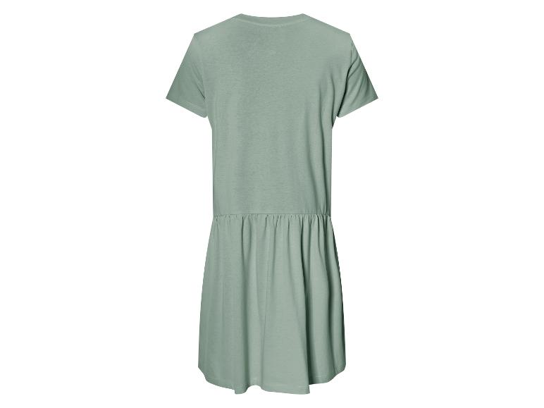 Zielona szmaragdowa sukienka typu t-shirt, styl casual.