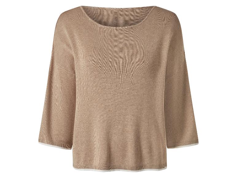 Beżowy sweter z trójczwartnymi rękawami.