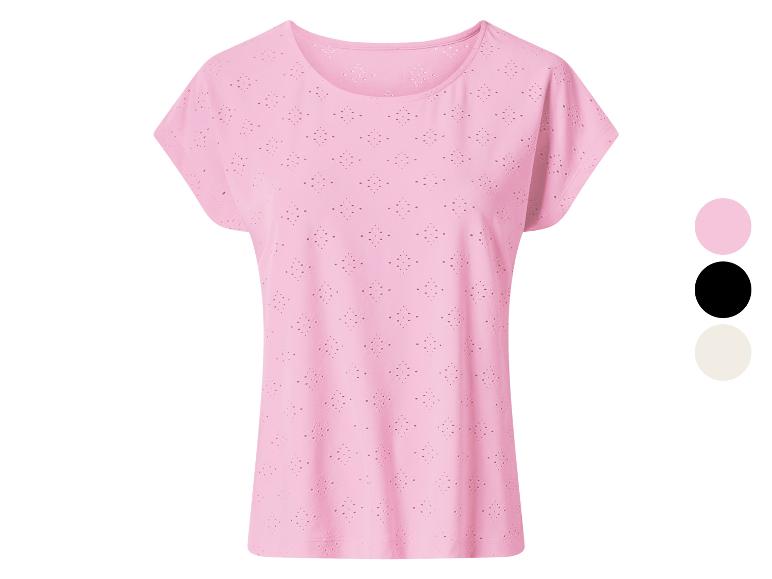 Różowy T-shirt z krótkim rękawem i ażurowym wzorem, dostępny w kolorach różowym, czarnym i beżowym.