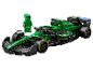 Zielono-czarny samochód LEGO Aston Martin F1 z minifigurką kierowcy.