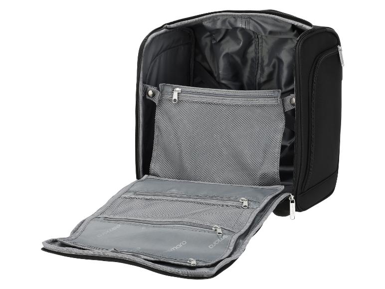 Czarna kosmetyczka podróżna lub organizer z wieloma siatkowymi przegródkami i zamkami błyskawicznymi.