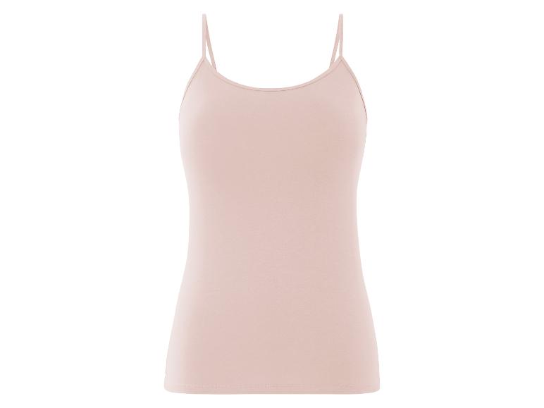 Jasnoróżowa bluzka na cienkich ramiączkach.